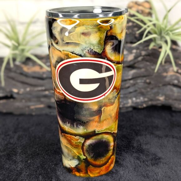 32 oz. Georgia Bulldogs Insulated Tumbler - Alcohol Ink Camouflage - Picture 1 of 11